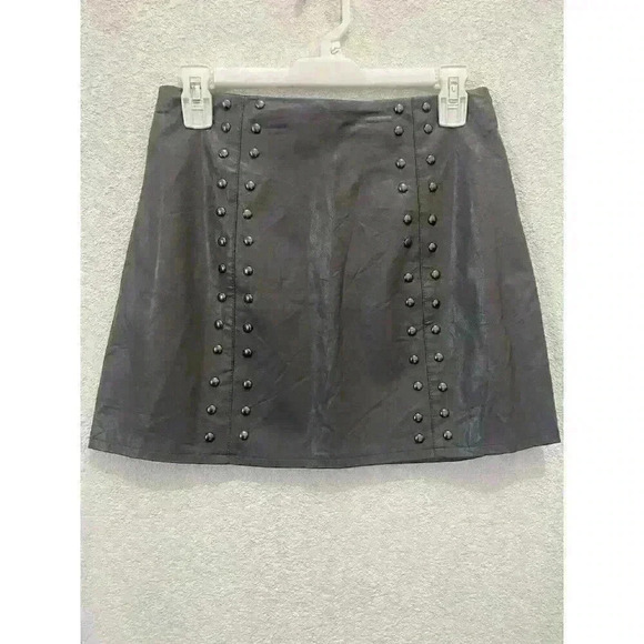 LF Mint Vanilla Dark‎ Grey Faux Leather Studded Mini Skirt Women's Size 8 NWT - Picture 1 of 8
